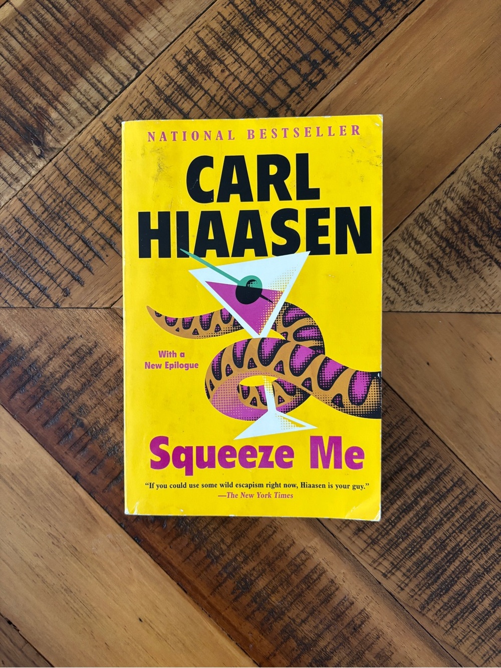 📚3/15$ Carl Hiaasen Squeeze Me